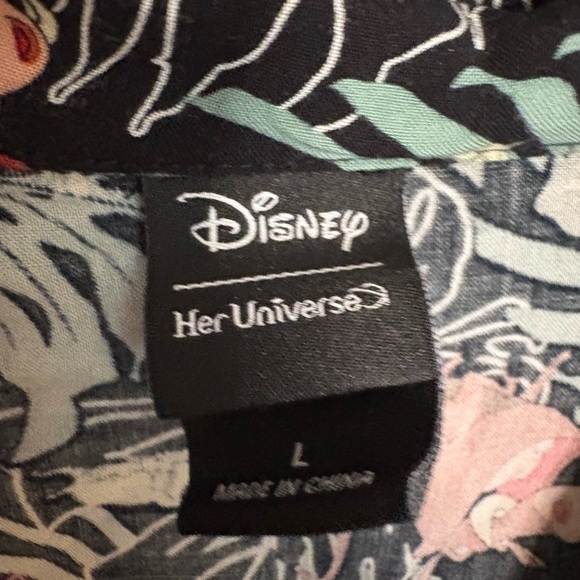 Her Universe Disney The Lion King Timon & Pumbaa Jungle Girls Woven Button-Up - Picture 6 of 8